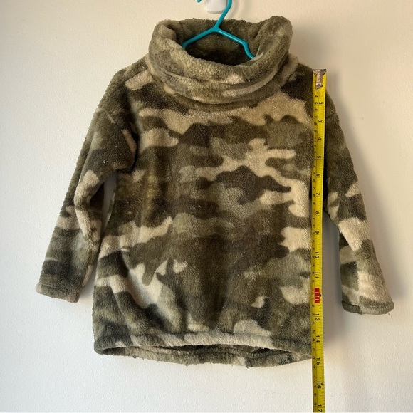 🌼 5/$25 Old Navy Toddler Camo Fleece Pullover 3T Cozy Plush Long Sleeve Top - Picture 2 of 7